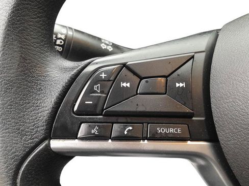 Used 2022 Nissan Kicks S image 21