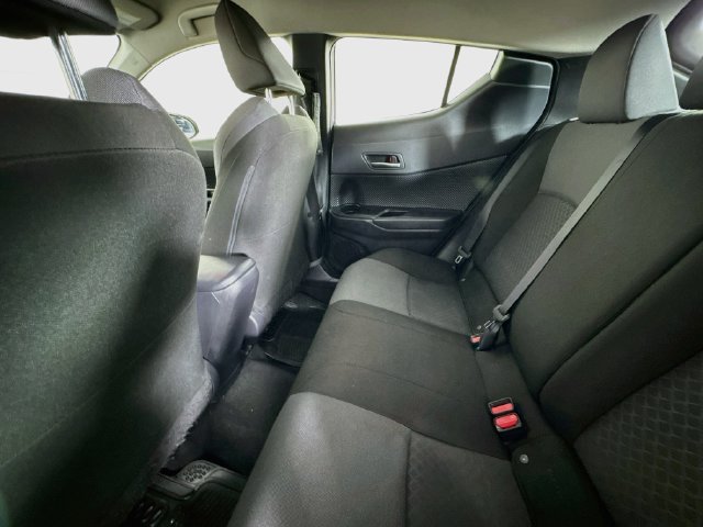 Used 2020 Toyota C-HR LE FWD image 21