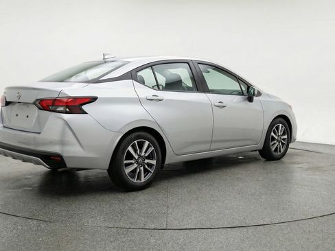 Used 2025 Nissan Versa SV image 9