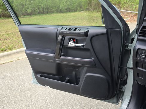 Used 2022 Toyota 4Runner TRD Off-Road image 26