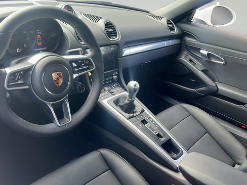 Certified 2025 Porsche 718 Boxster w/ Premium Package RWD image 15