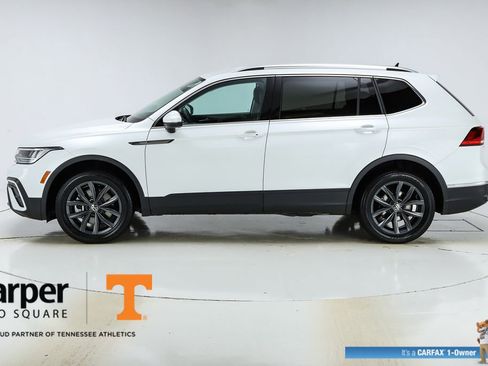 Used 2023 Volkswagen Tiguan SE image 2