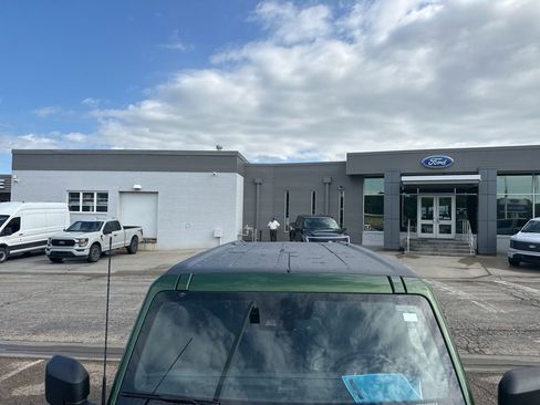 Used 2024 Ford Bronco Big Bend w/ Sasquatch Package AWD/4WD image 3