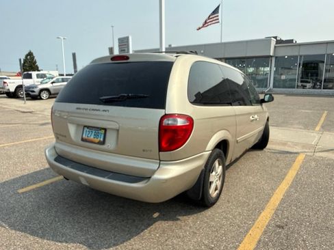 Used 2007 Dodge Grand Caravan SXT FWD image 7