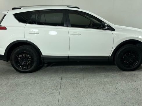 Used 2016 Toyota RAV4 LE image 2