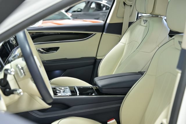 Used 2024 Bentley Flying Spur V8 AWD/4WD image 21