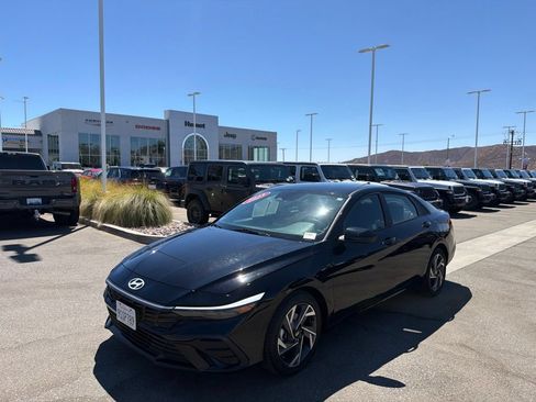 Used 2025 Hyundai Elantra Sport FWD image 10