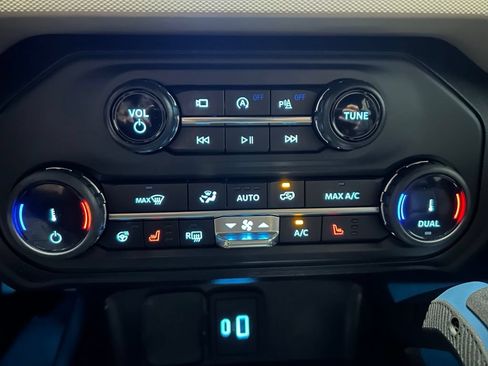 Used 2022 Ford Bronco Wildtrak AWD/4WD image 24