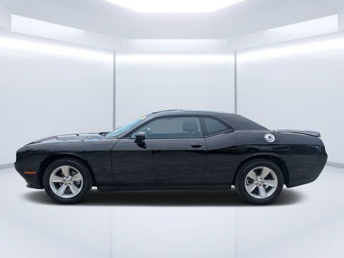 Used 2023 Dodge Challenger SXT RWD image 8