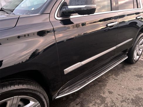 Used 2018 Cadillac Escalade Luxury image 10