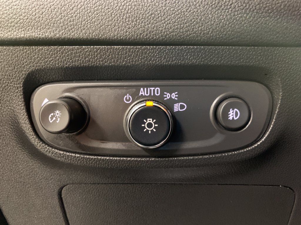 Used 2022 Buick Encore GX Preferred w/ Cold Weather Comfort Package FWD image 24