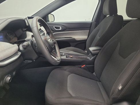 Used 2023 Jeep Compass Sport AWD/4WD image 17