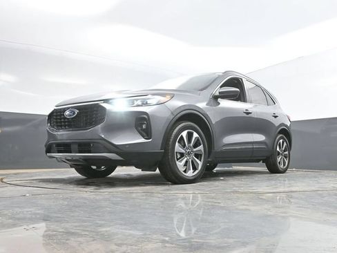 Used 2024 Ford Escape Platinum AWD/4WD image 50