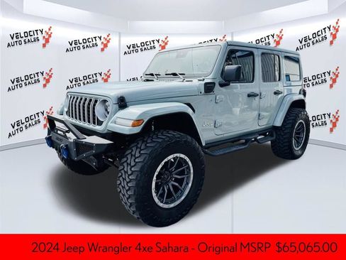 Used 2024 Jeep Wrangler Unlimited Sahara AWD/4WD image 7