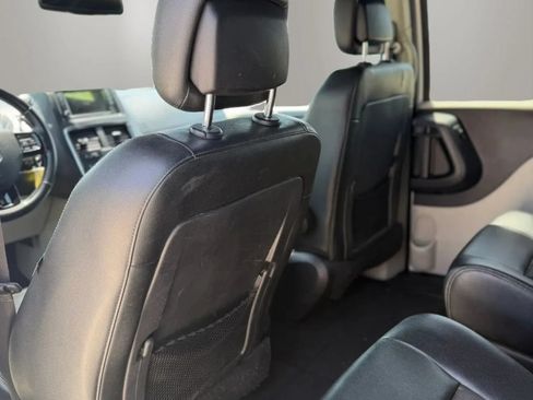 Used 2020 Dodge Grand Caravan SXT FWD image 17