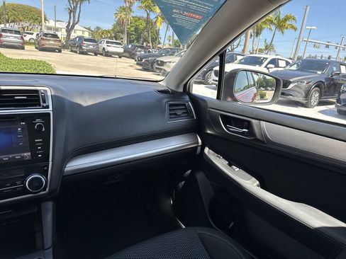 Used 2019 Subaru Outback 2.5i Premium AWD/4WD image 15