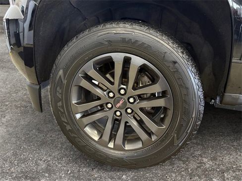 Used 2017 GMC Canyon SLE w/ Nightfall Edition image 8