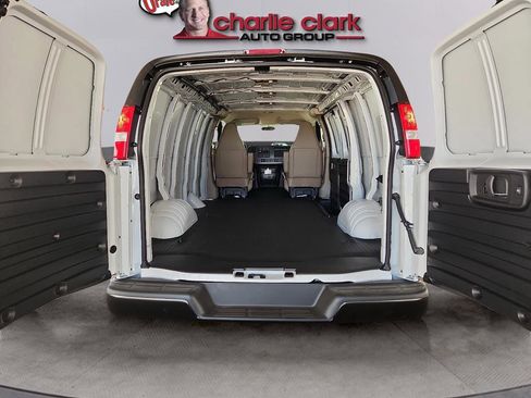 New 2026 GMC Savana 2500 RWD image 12