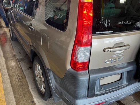 Used 2005 Honda CR-V EX image 2
