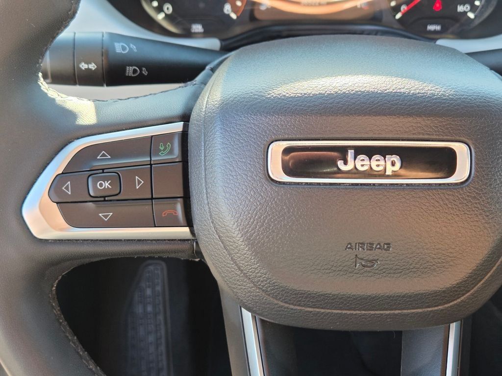 Used 2025 Jeep Compass Limited AWD/4WD image 25