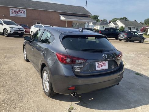 Used 2015 MAZDA MAZDA3 i Touring w/ Technology Package FWD image 4