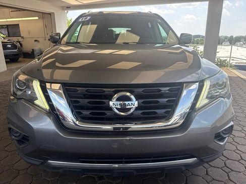 Used 2019 Nissan Pathfinder S AWD/4WD image 2