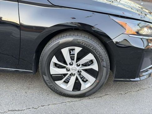 Used 2025 Nissan Altima 2.5 S image 8