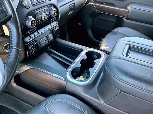 Used 2022 GMC Sierra 1500 SLT w/ SLT Premium Plus Package AWD/4WD image 16
