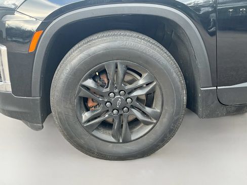 Used 2023 Chevrolet Traverse LT FWD image 30