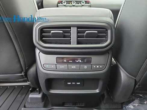 New 2025 Honda Pilot Touring image 17