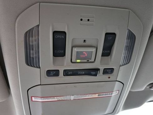 Used 2021 Toyota Highlander XLE FWD image 35