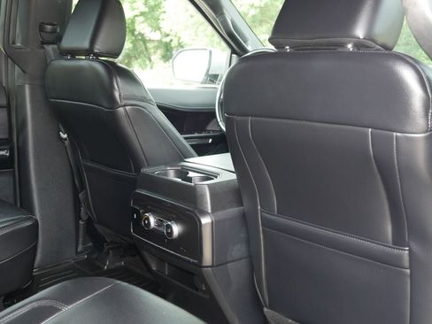 Used 2021 Ford Expedition XLT AWD/4WD image 24