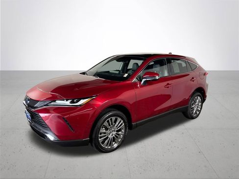 Used 2024 Toyota Venza Limited image 2