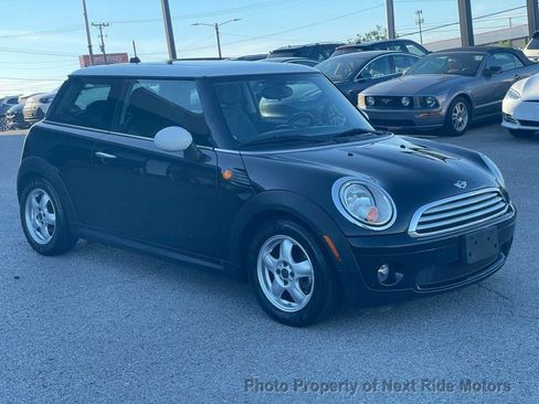 Used 2010 MINI Cooper Hardtop FWD image 4