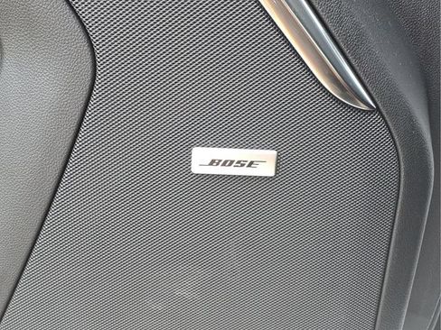 Used 2025 Chevrolet Tahoe High Country AWD/4WD image 16
