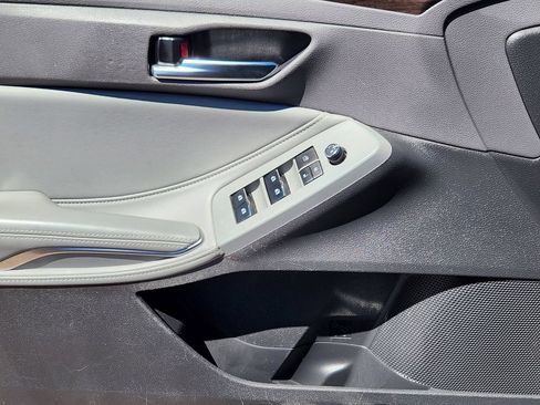 Used 2021 Toyota Avalon XLE w/ Carpet Mat Package (TMS) FWD image 14