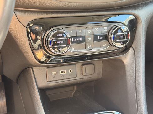 Used 2020 Buick Encore GX Select FWD image 36
