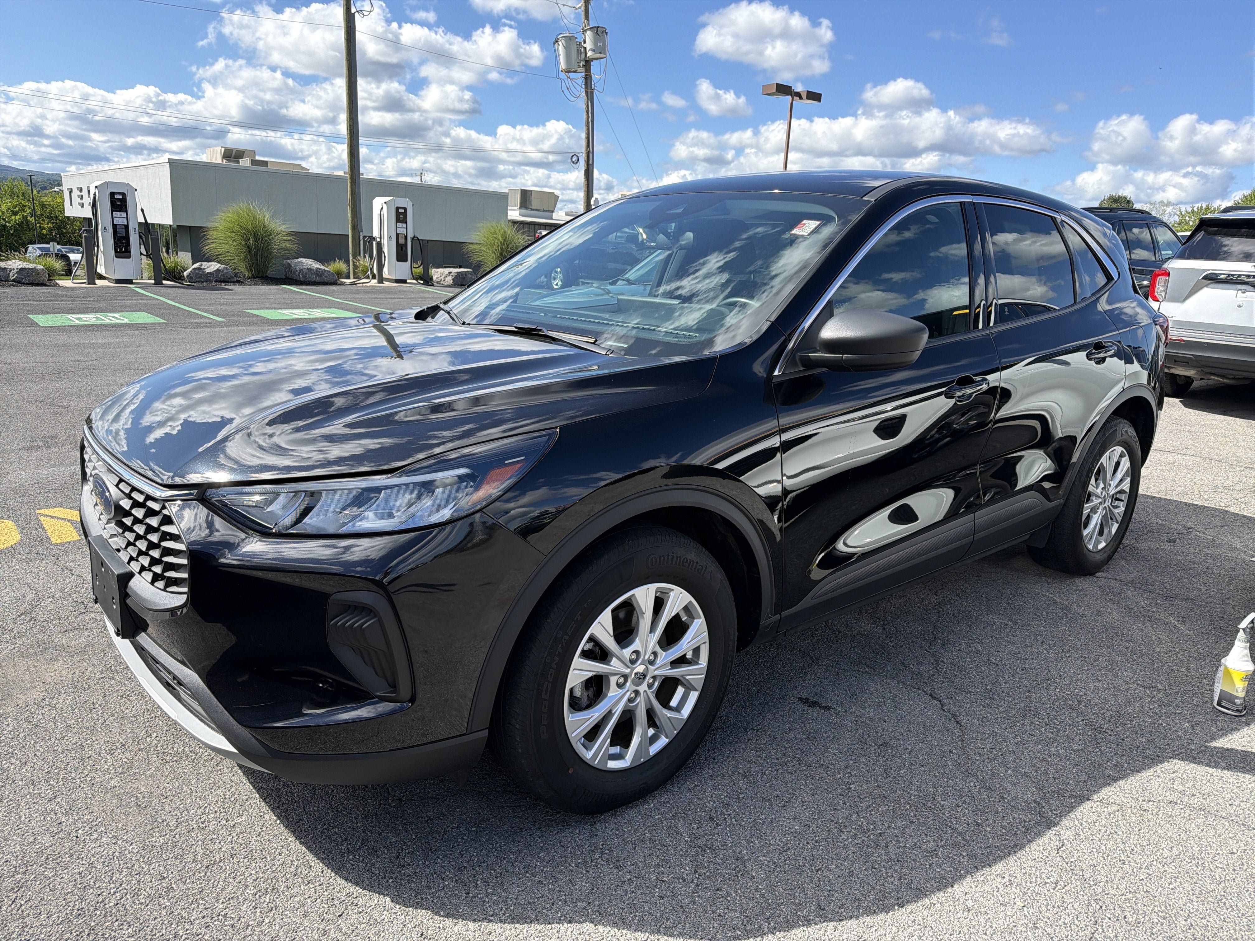 Used 2023 Ford Escape Active w/ Tech Pack #1 AWD/4WD image 4