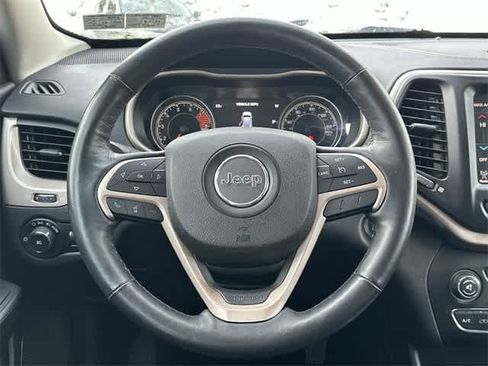Used 2016 Jeep Cherokee Limited image 7