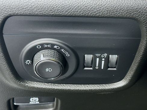 Used 2023 Jeep Grand Cherokee L Limited image 17