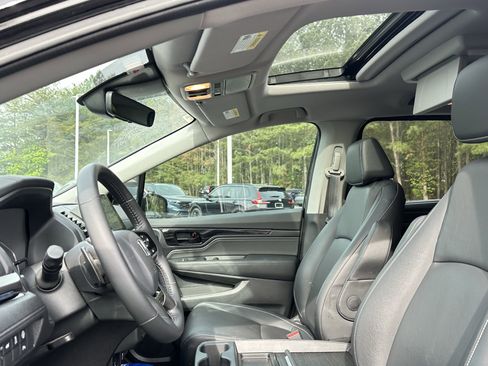 Used 2024 Honda Odyssey Touring image 7