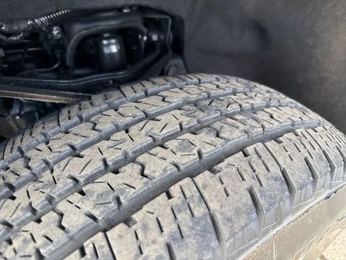 Used 2024 Chevrolet Silverado 2500 LT image 35