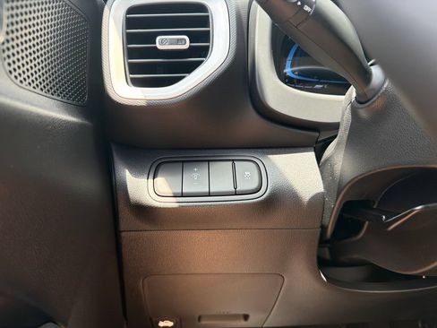 New 2026 Hyundai Venue SEL FWD image 31