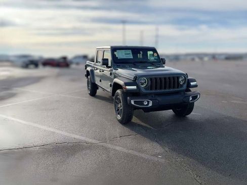 New 2026 Jeep Gladiator Sport image 17