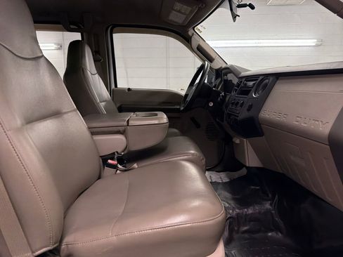 Used 2008 Ford F350 XL image 23