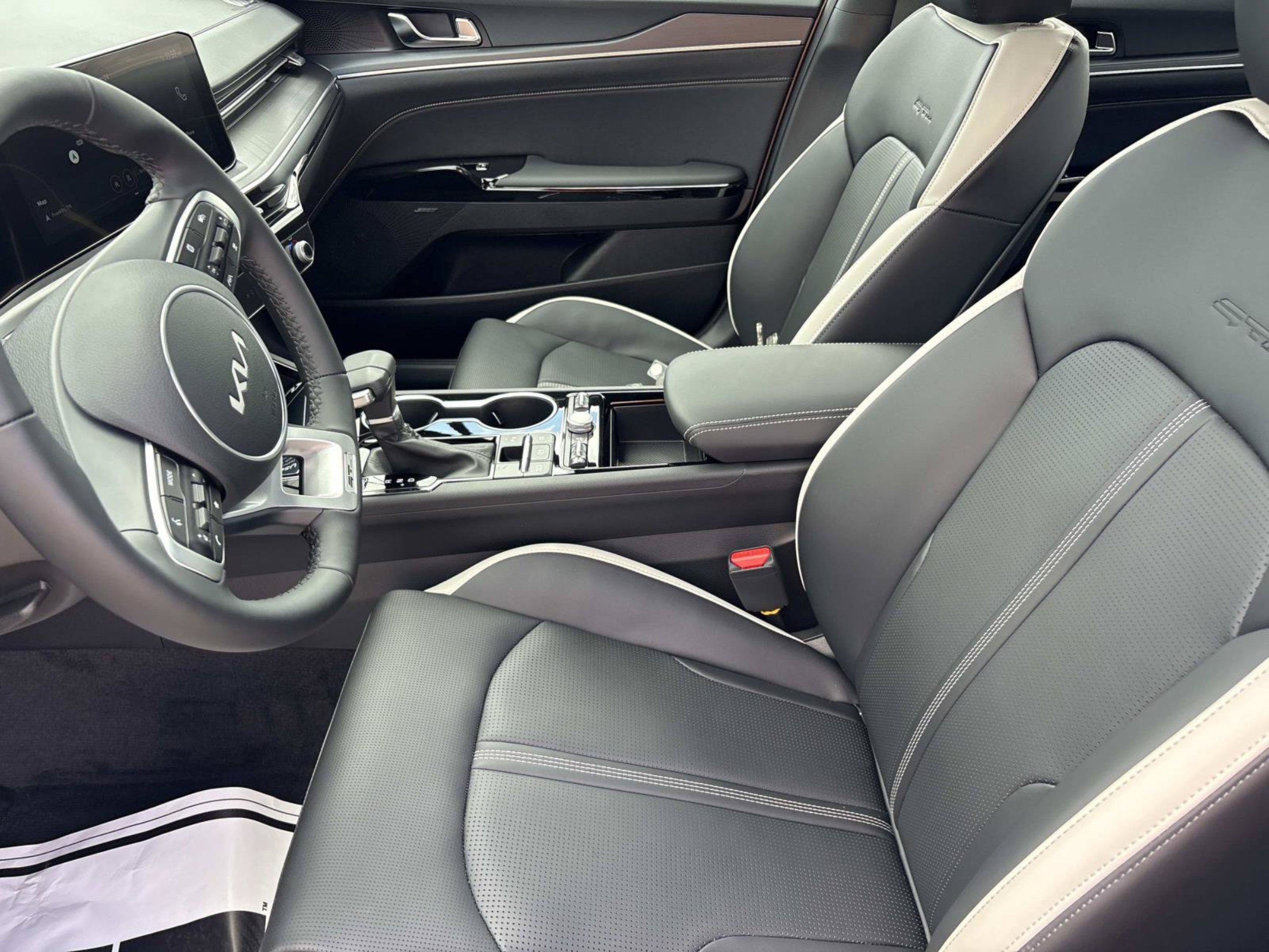New 2027 Kia K5 GT-Line FWD image 18
