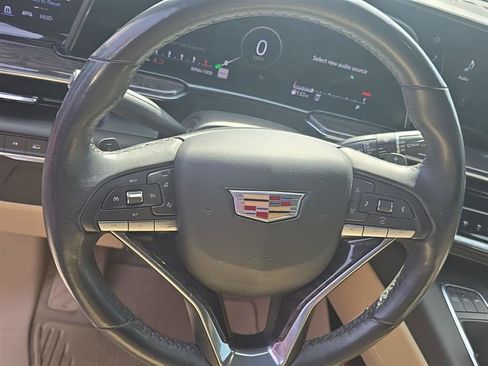 Used 2021 Cadillac Escalade Premium Luxury image 3