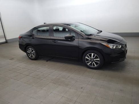 Used 2021 Nissan Versa SV FWD image 11