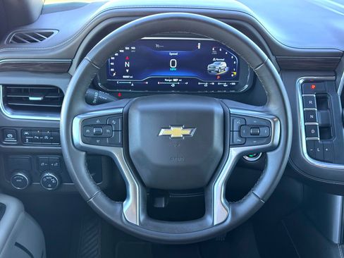 Used 2024 Chevrolet Suburban LT image 24