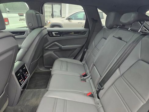 Used 2022 Porsche Cayenne E-Hybrid image 55